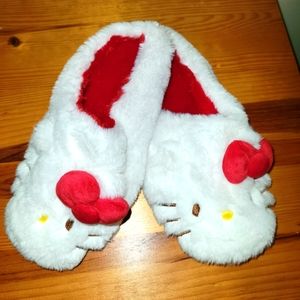 Hello Kitty soft sole slippers Size 6-7 NWOT